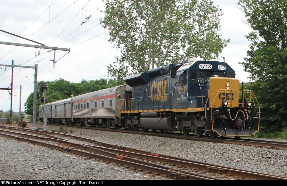 CSX 1713 on W001 Geometry train